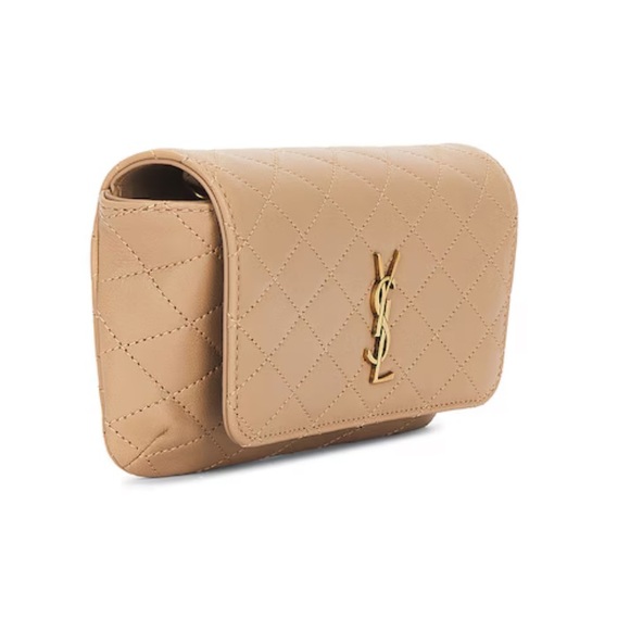 💥💥💥SOLD💥💥💥Yves Saint Laurent Beige Quilted Clutch with Gold Chain - Picture 2 of 15